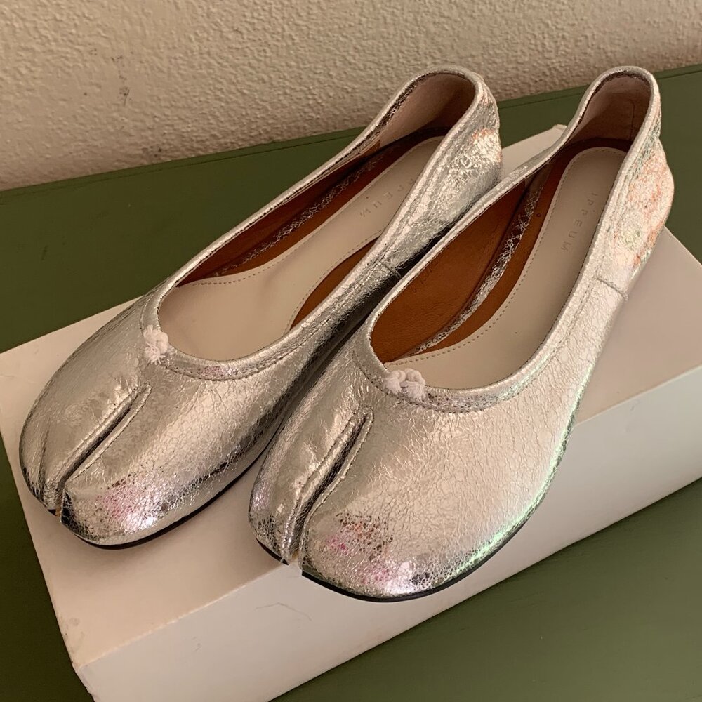 New handmade Tabi style silver ballet flats